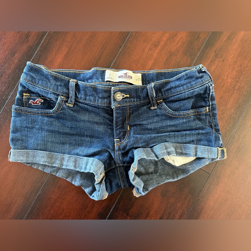 Hollister Low-Rise denim shorts